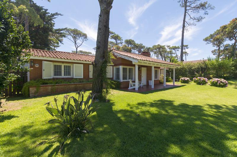 Casa de 3 dormitorios más depe en Punta Del Este Playa Mansa. Punta For Sale 1282199