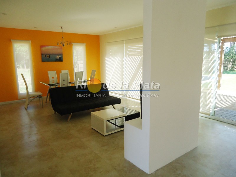 Casa en Punta Del Este. Punta For Sale 1350913