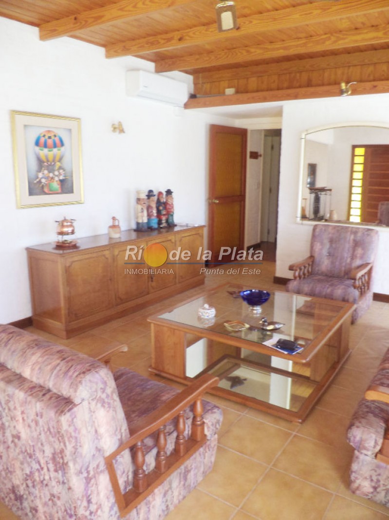 Casa en Punta Del Este. Punta For Sale 1344613